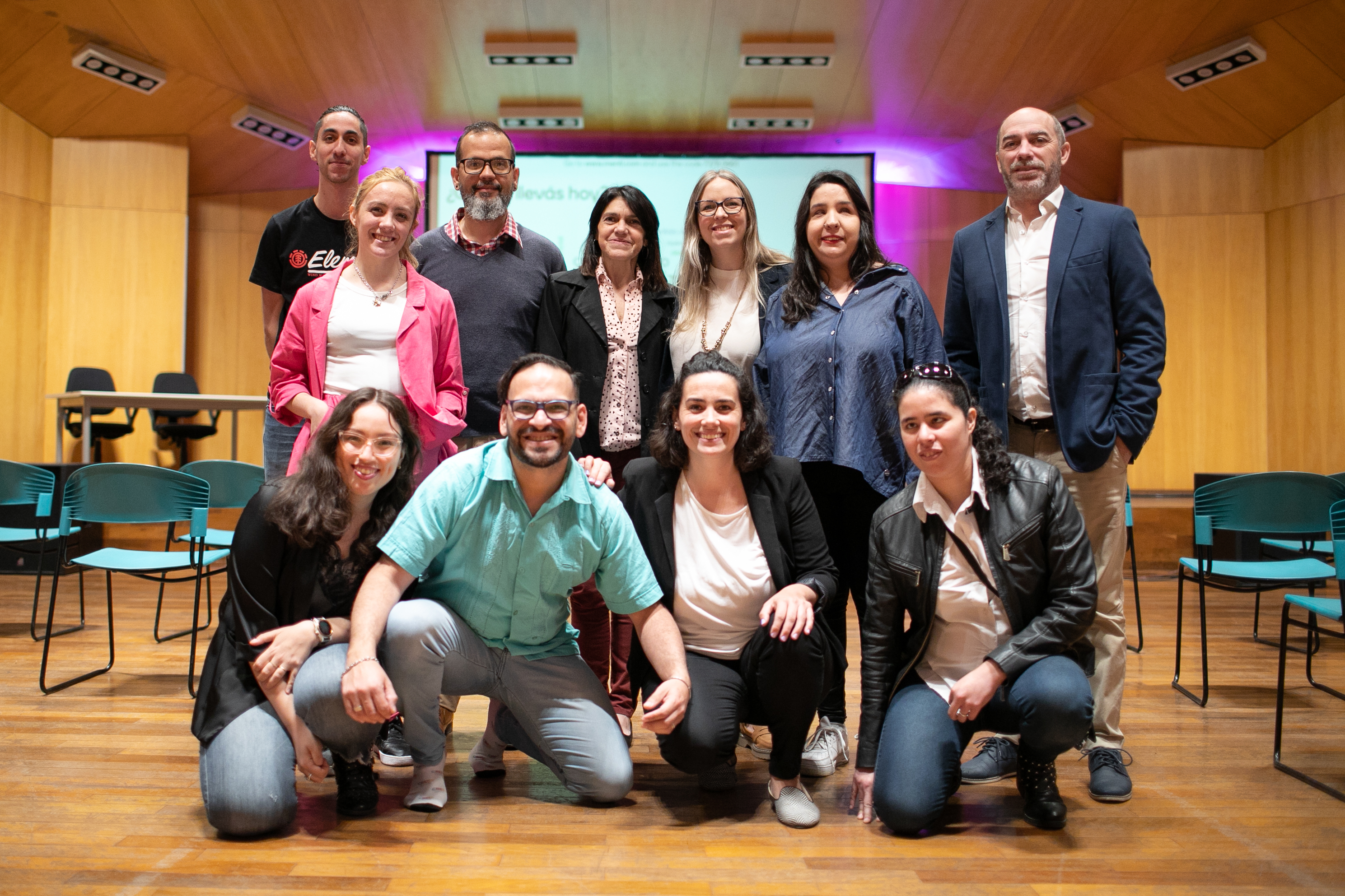 Foto grupal del equipo de Ágora Argentina y En Buenas Manos